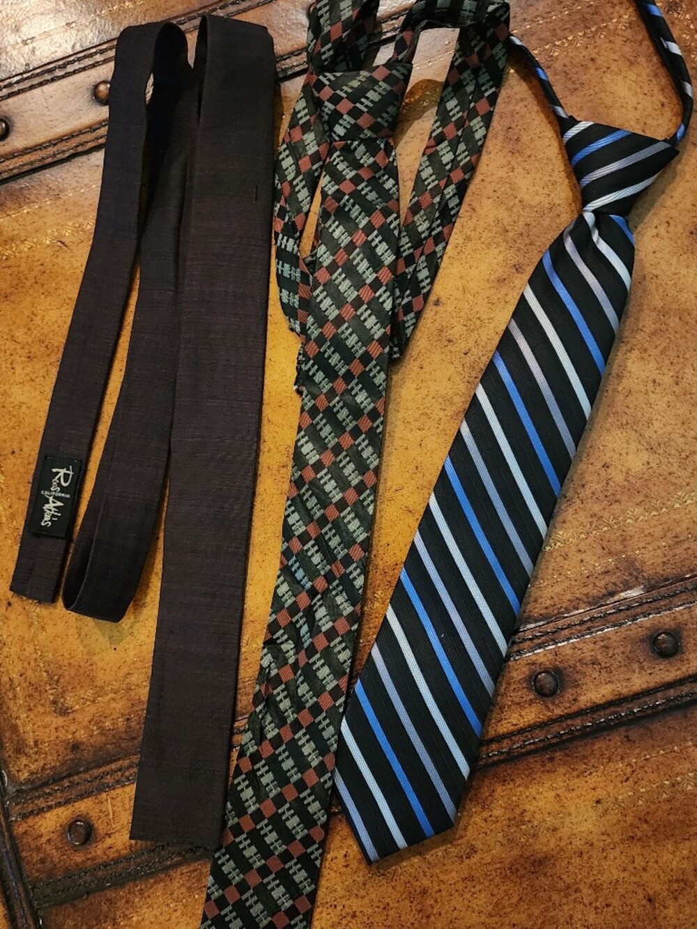 3pc Men's Tie Lot Calvin Klein Wembley Ron Atkins Striped Geometric Neckties